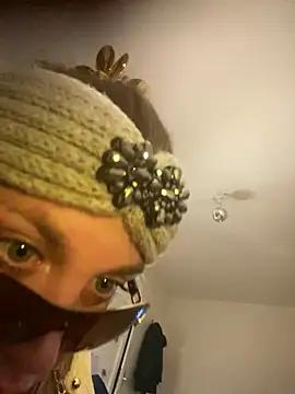 melli23- from StripChat