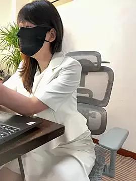 Mia_lulu from StripChat is Freechat