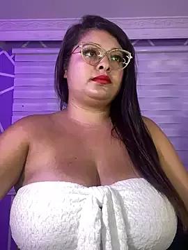 MiiaaJoness from StripChat is Freechat