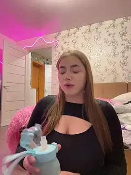 Milana_mil from StripChat is Freechat