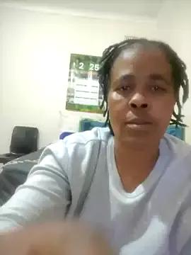 MilkBoobsxx82 from StripChat is Freechat