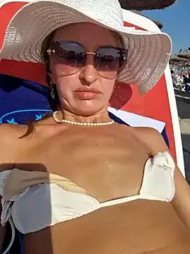 Photos of Miss____Mia_ from StripChat is Freechat