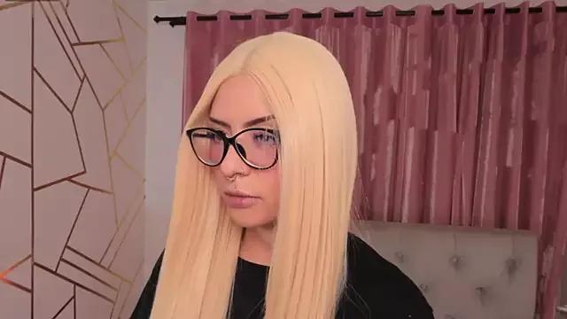 Misselektra__ from StripChat is Freechat