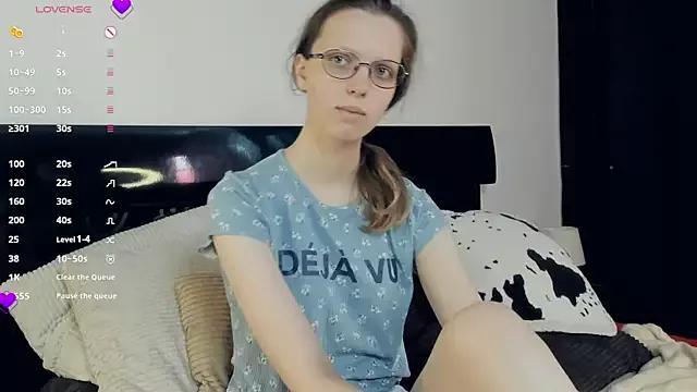 MonaFulford from StripChat is Freechat