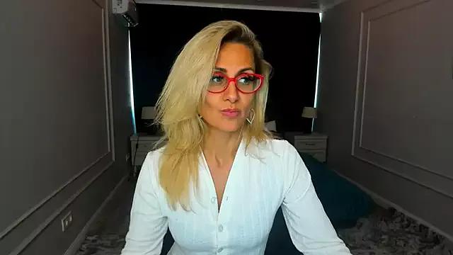 Photos of MuseOfStage from StripChat is Freechat