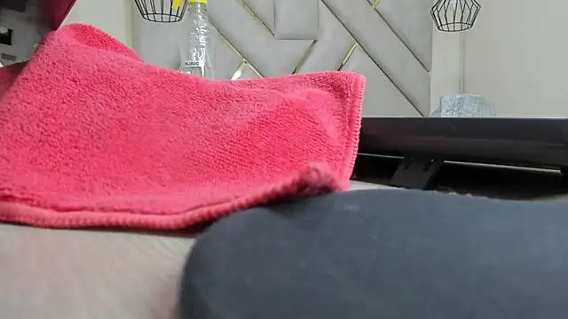 nalalye_cruzz_ from StripChat