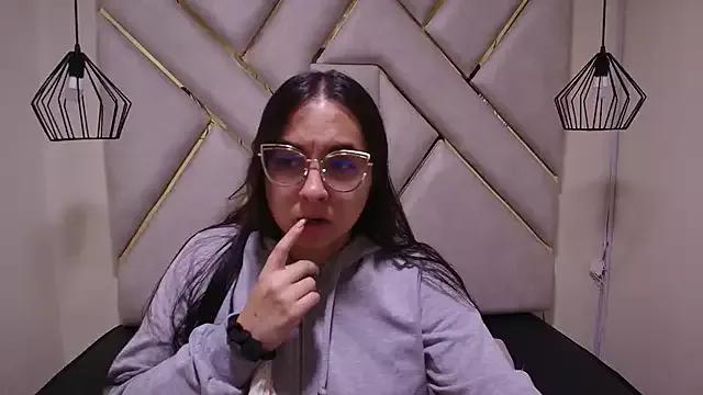 nalalye_cruzz_ from StripChat