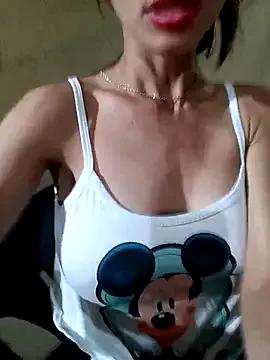 Nandasant09 from StripChat