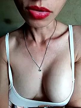 Nandasant09 from StripChat