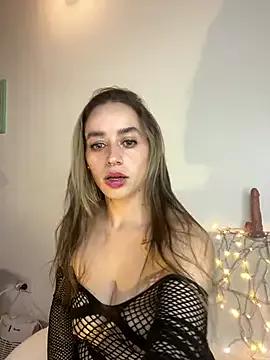 Natalia_Suarez from StripChat is Freechat