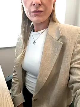 Photos of Phoebe_Lily from StripChat is Freechat