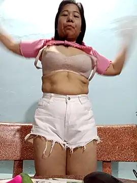 Queen_18200 from StripChat