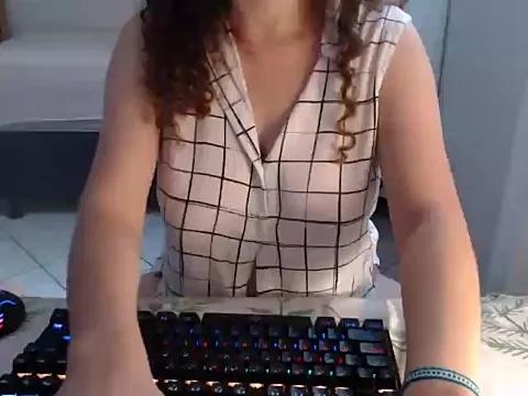 QueenEster on StripChat 