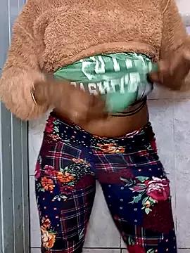 queenshebah from StripChat is Freechat