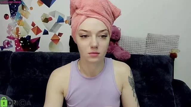 Rikki_Love on StripChat 