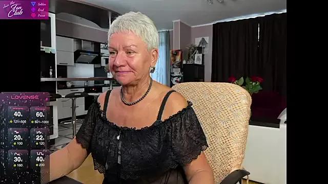 roxana_brooks from StripChat is Freechat