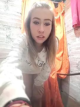 samy-blonde from StripChat is Freechat