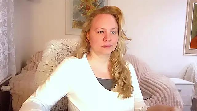 Sarah4you on StripChat 