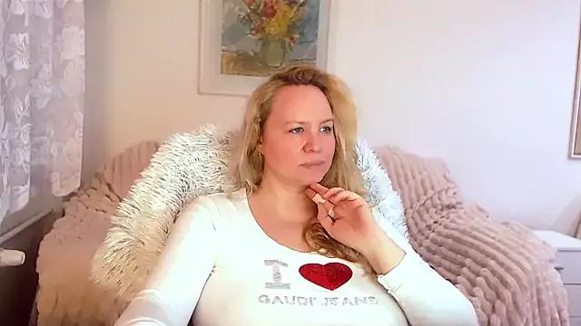 Sarah4you on StripChat 