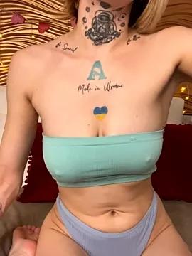 SarahLust on StripChat 