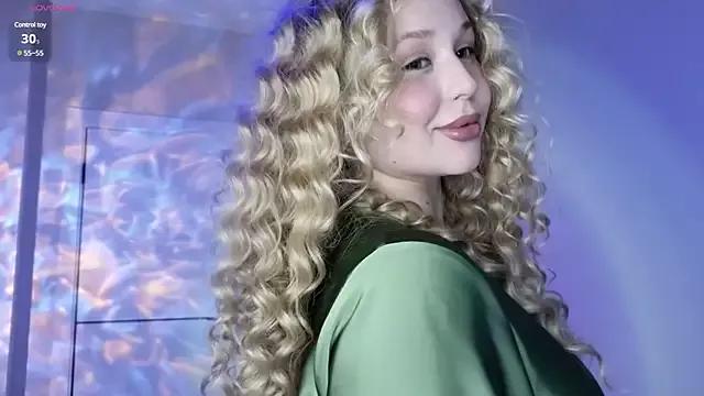 SereneTouch_ from StripChat is Freechat