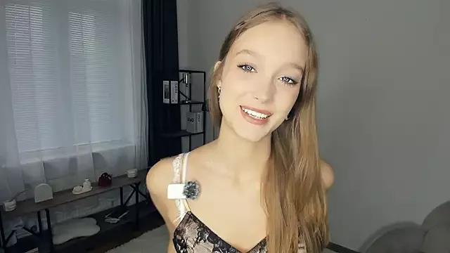 Photos of SerrenaAa from StripChat is Group