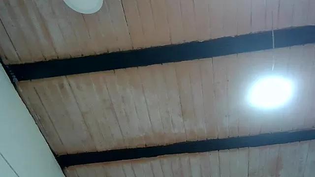 sexxybitch17 on StripChat 