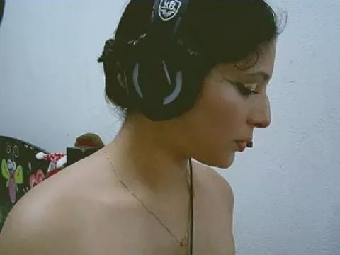 sexxybitch17 on StripChat 