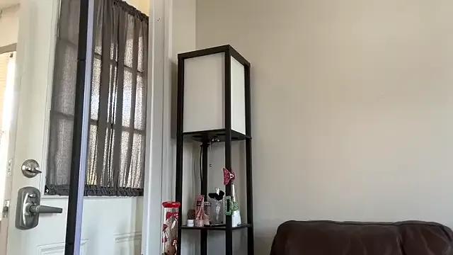 SpaceCowWhore from StripChat is Freechat