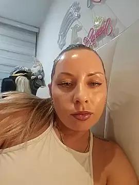 Photos of Sparkle2206 from StripChat is Freechat