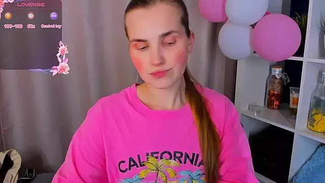 StacyHotty from StripChat is Freechat