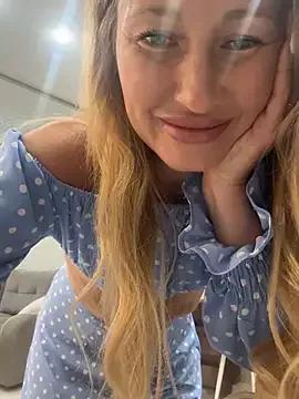 Sweet-LipsPussy from StripChat is Freechat