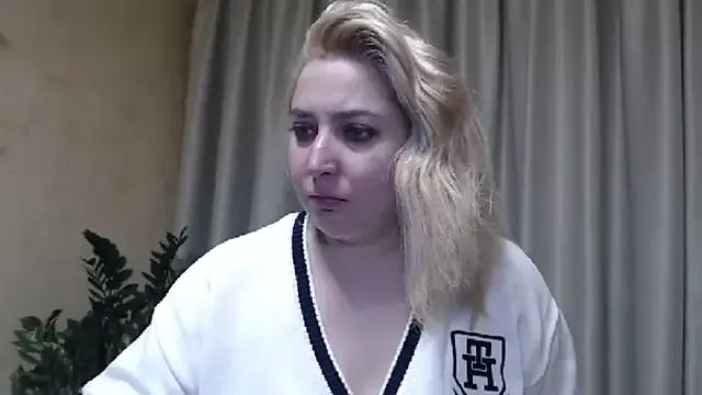 sweetpussy13 from StripChat