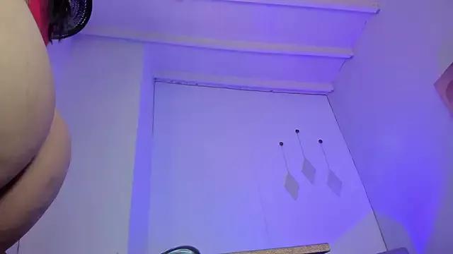 swt-booty from StripChat is Freechat