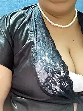 tamilthanushri from StripChat is Freechat
