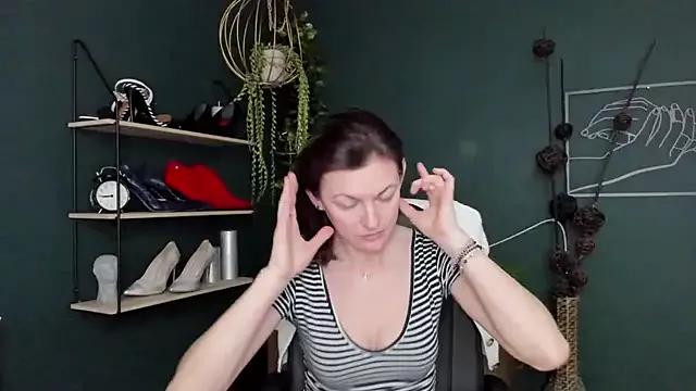 VivianWILD from StripChat is Freechat