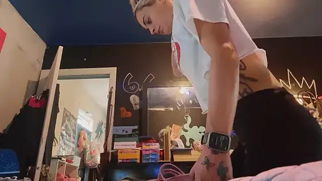 watermellonpussy from StripChat is Freechat