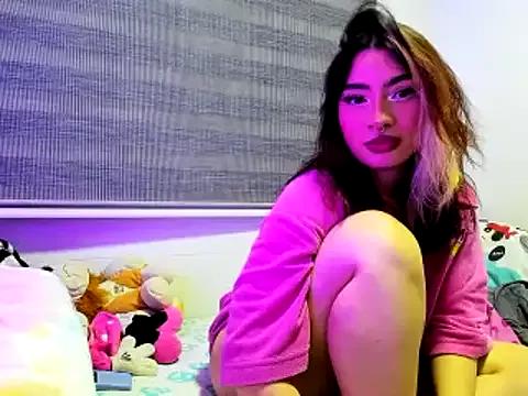 Willow_Rosse from StripChat is Freechat