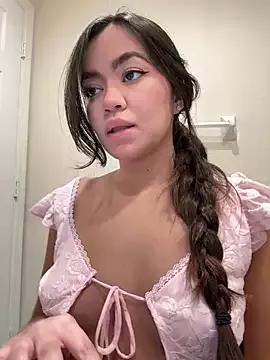xsweetv from StripChat is Freechat