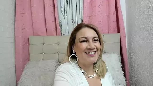 yayita_mature from StripChat