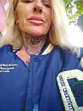 Photos of YourMommyBlair from StripChat is Group